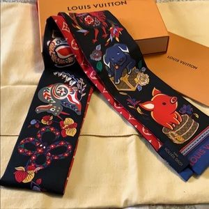 Louis Vuitton superstition bandeau